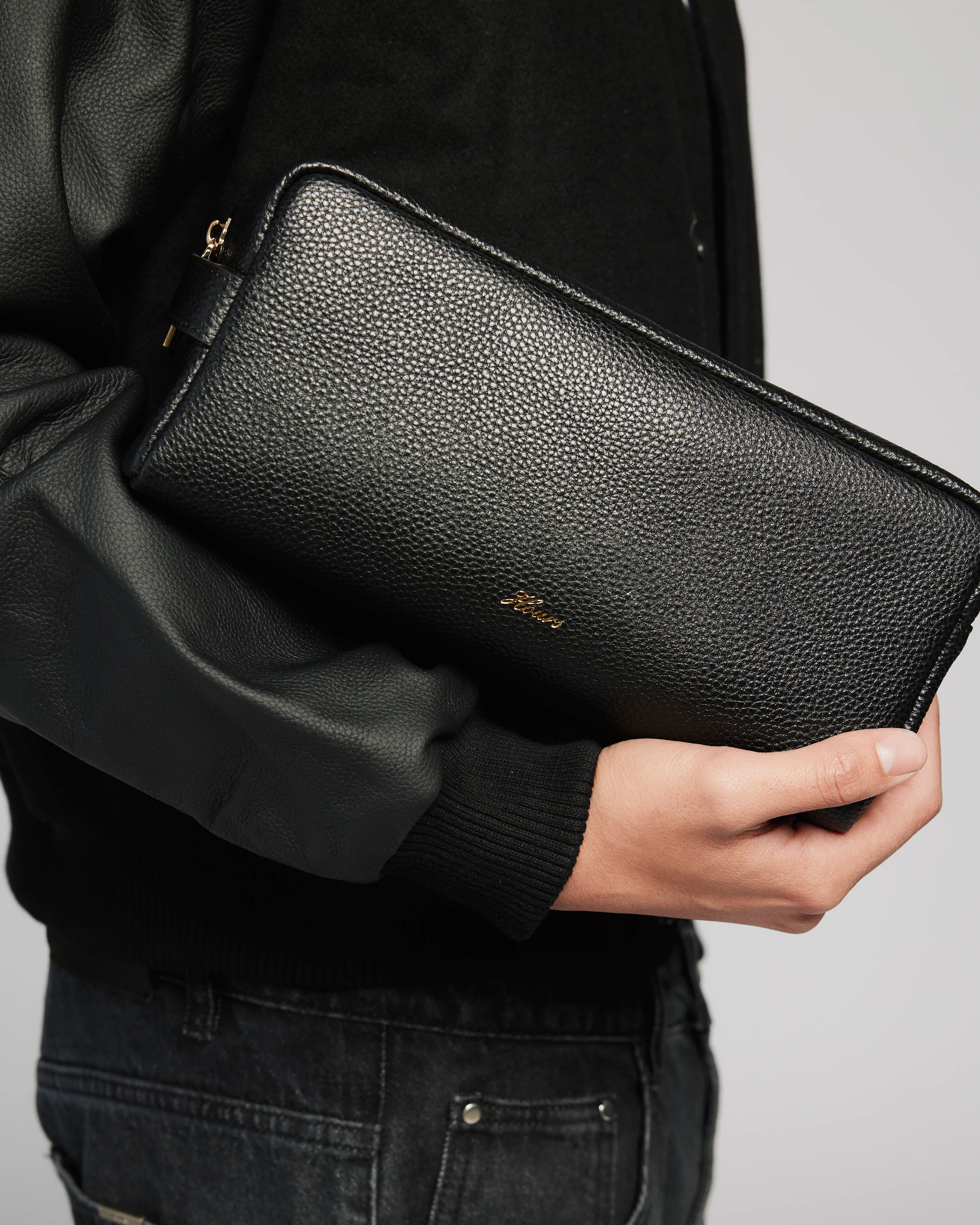 1207-signature-travel-bag-black-2.webp Signature Travel Bag - Black