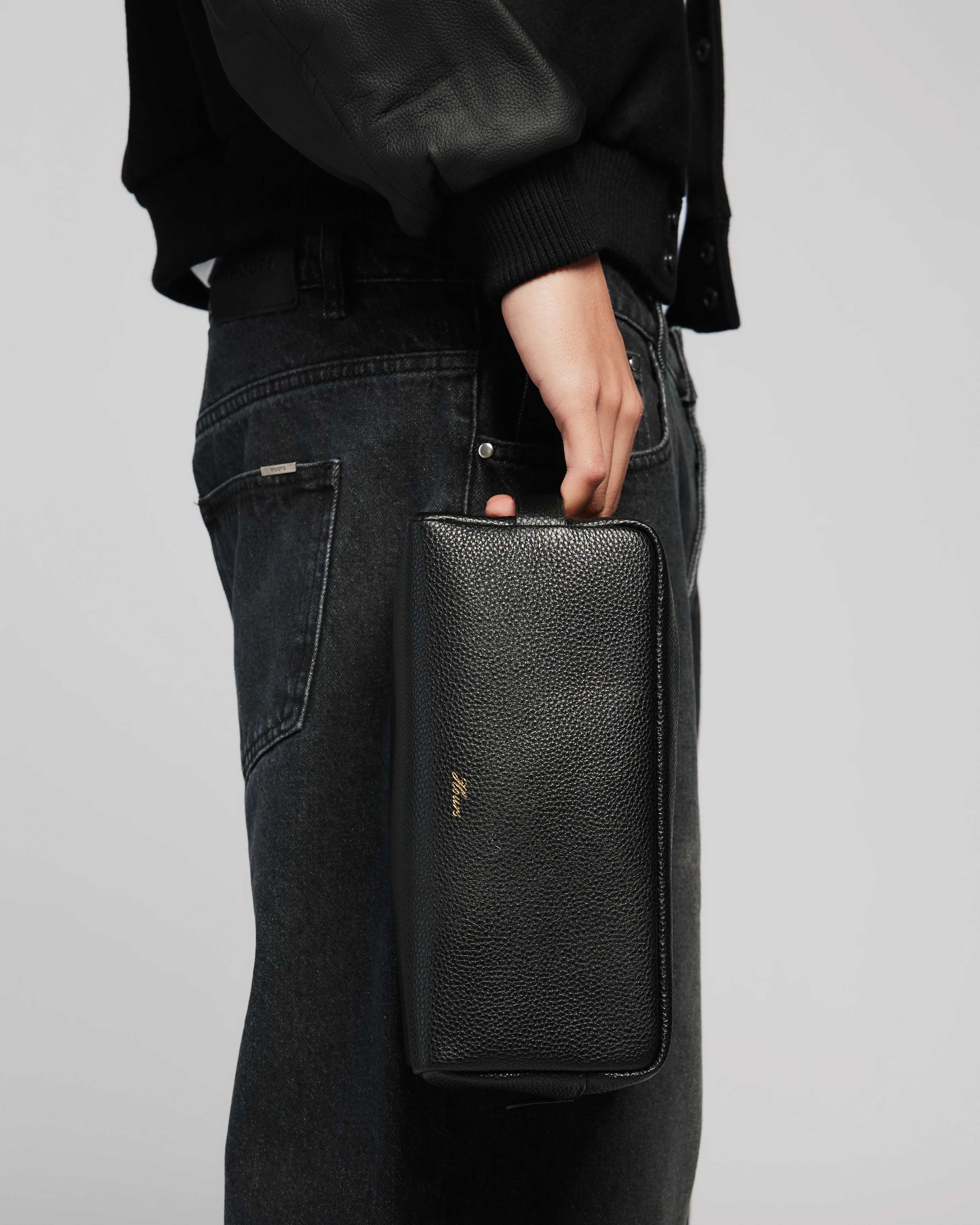 1207-signature-travel-bag-black-4.webp Signature Travel Bag - Black