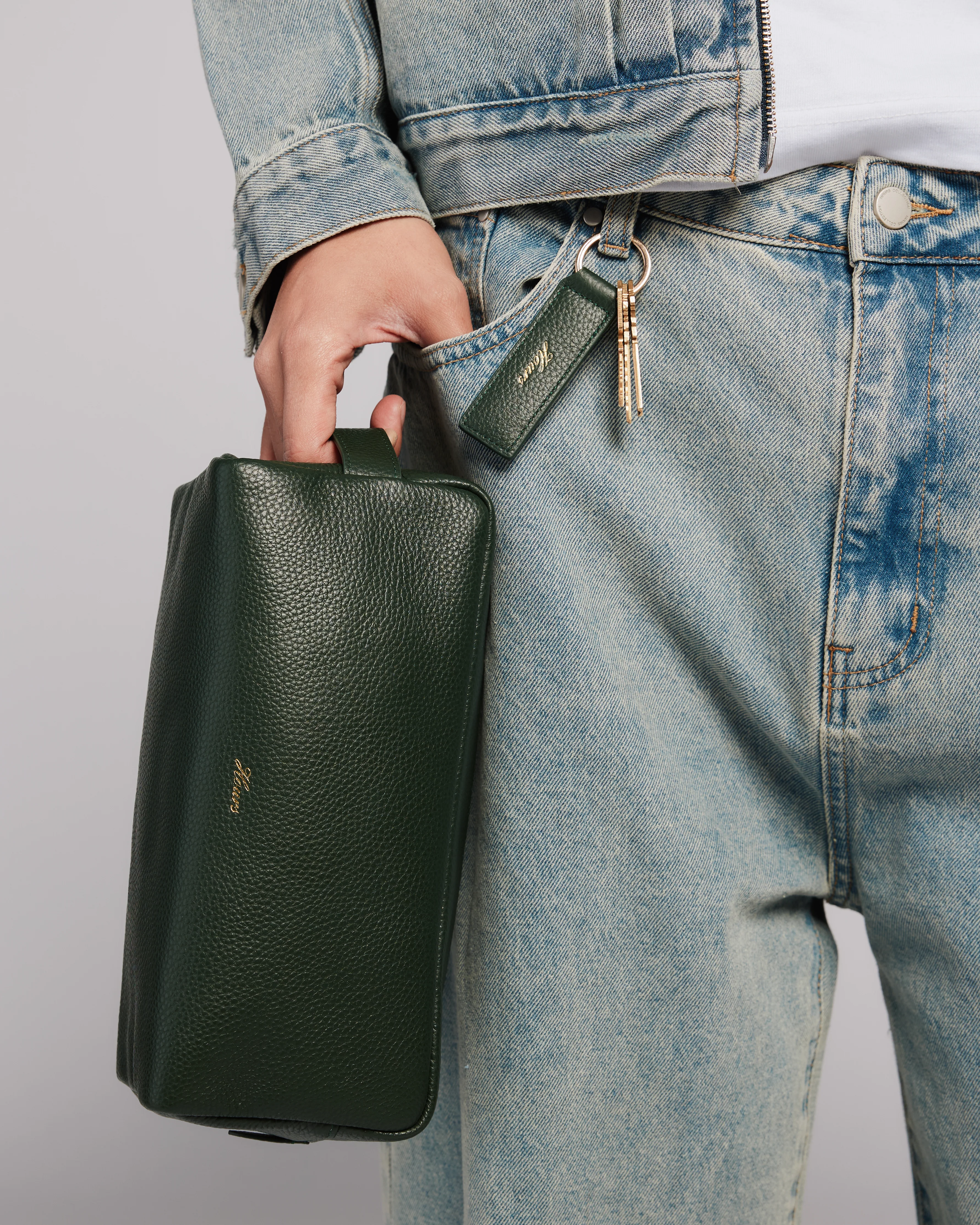 1208-signature-travel-bag-forest-green-4.webp Signature Travel Bag - Forest Green