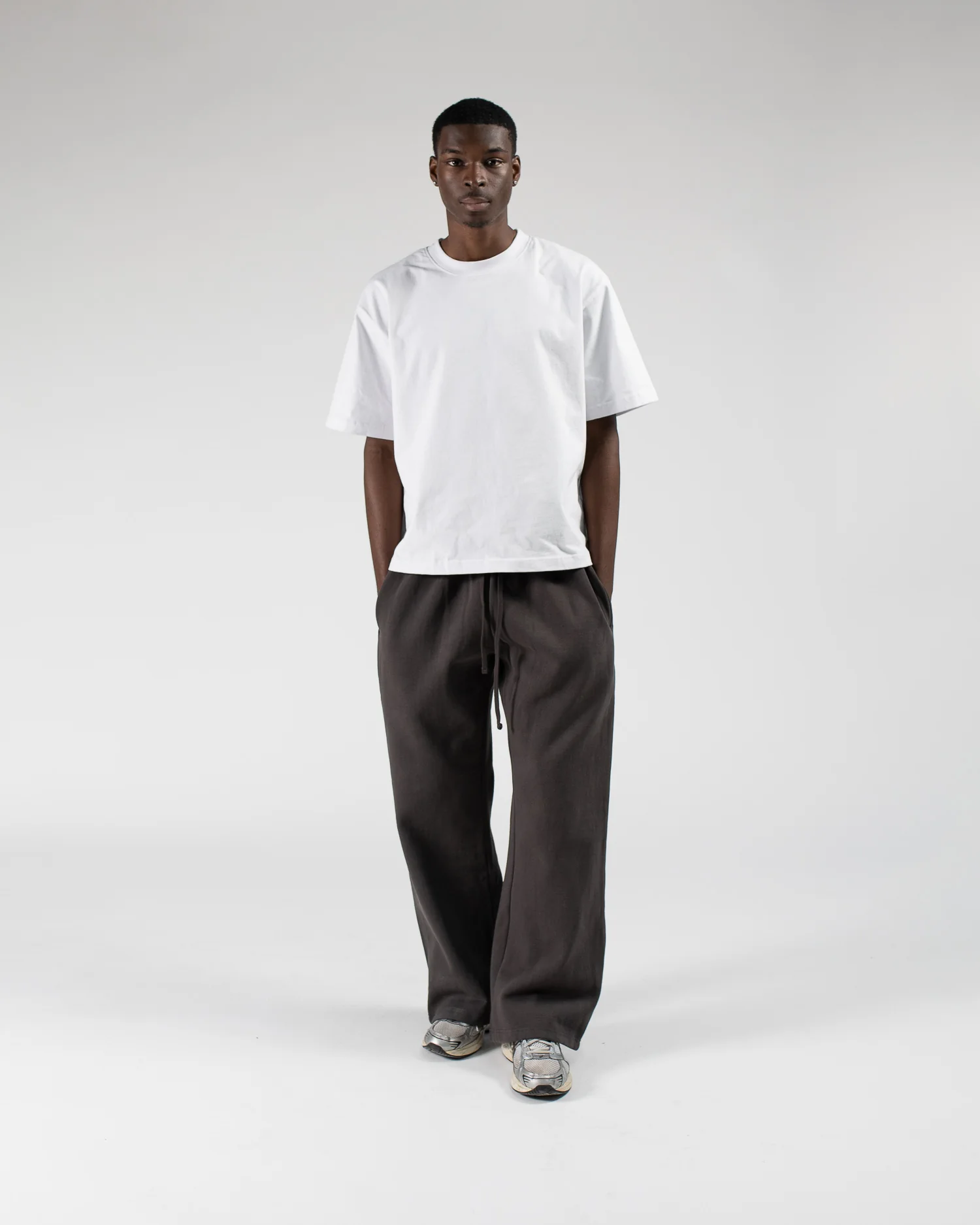 121-baggy-sweatpants-espresso-3.webp Baggy Sweatpants - Espresso