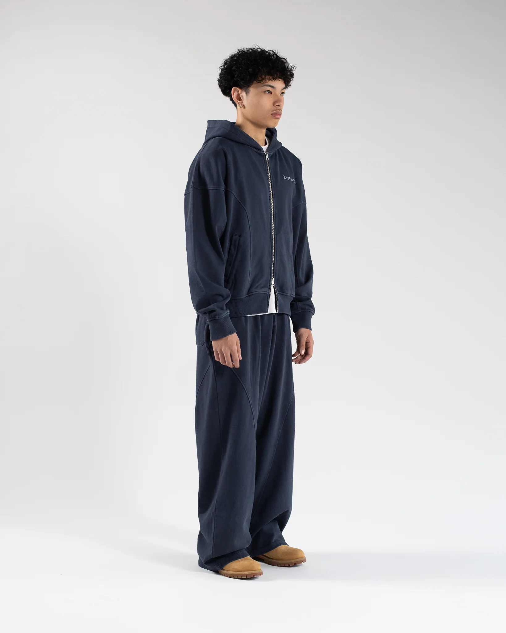 1221-signature-zip-hoodie-vintage-navy-5.webp Signature Zip Hoodie - Vintage Navy