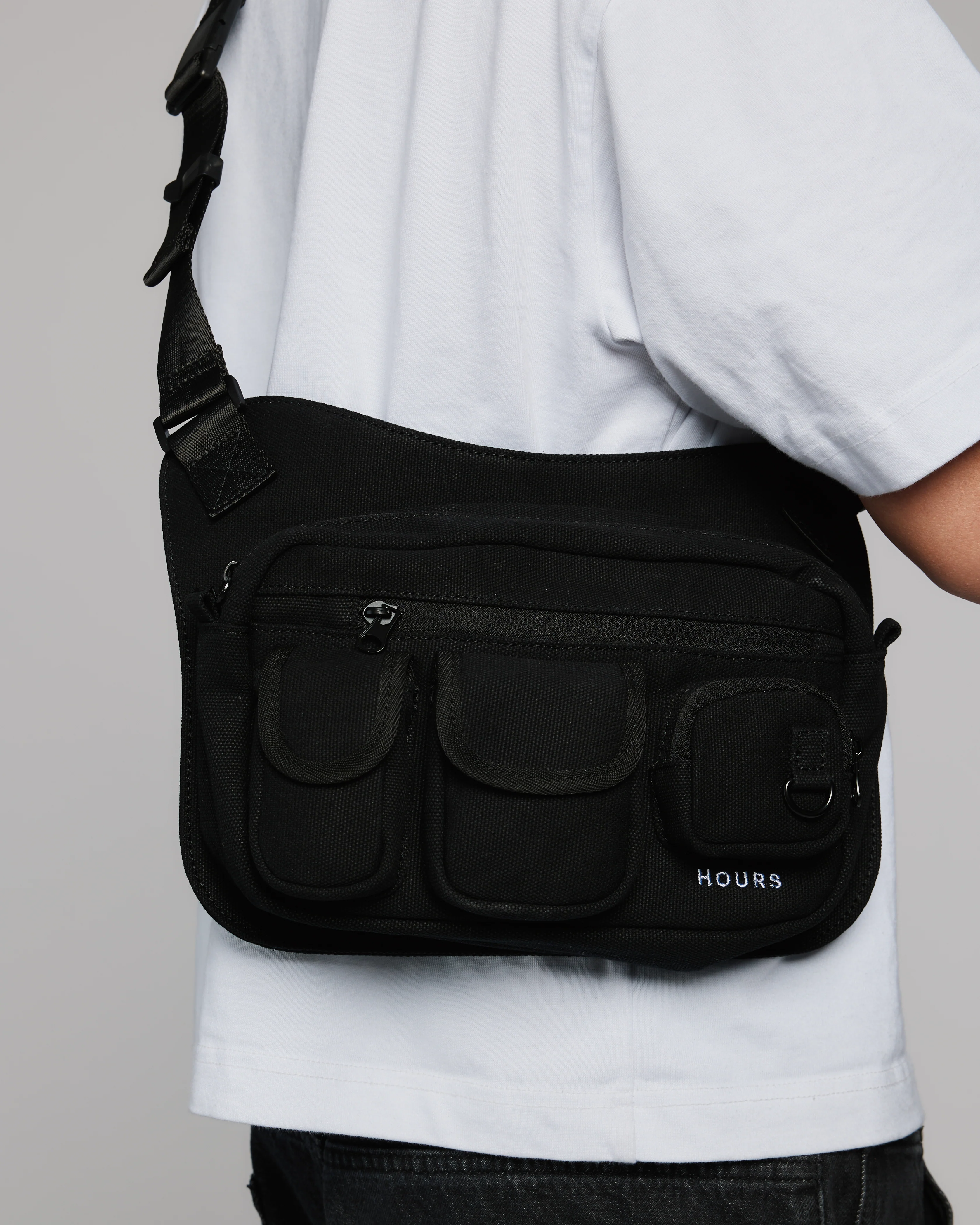 1303-utility-bag-v2-black-7.webp Utility Bag V2 - Black