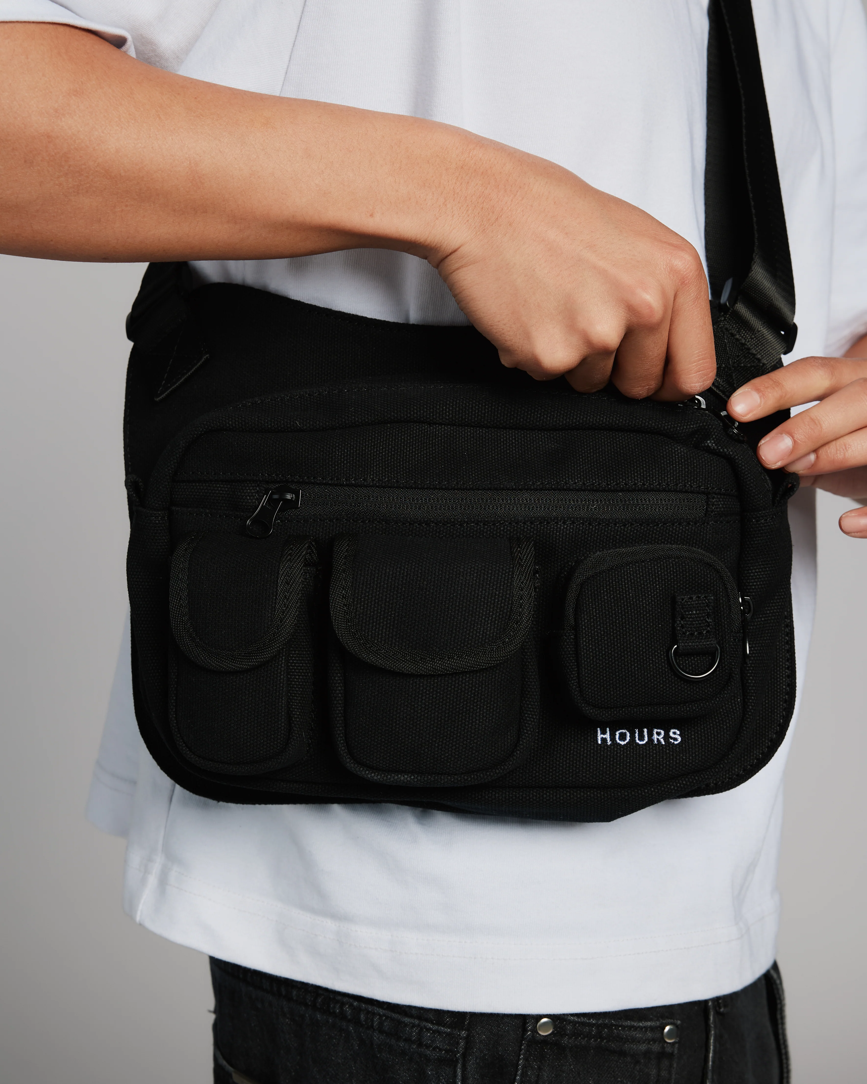 1303-utility-bag-v2-black-9.webp Utility Bag V2 - Black
