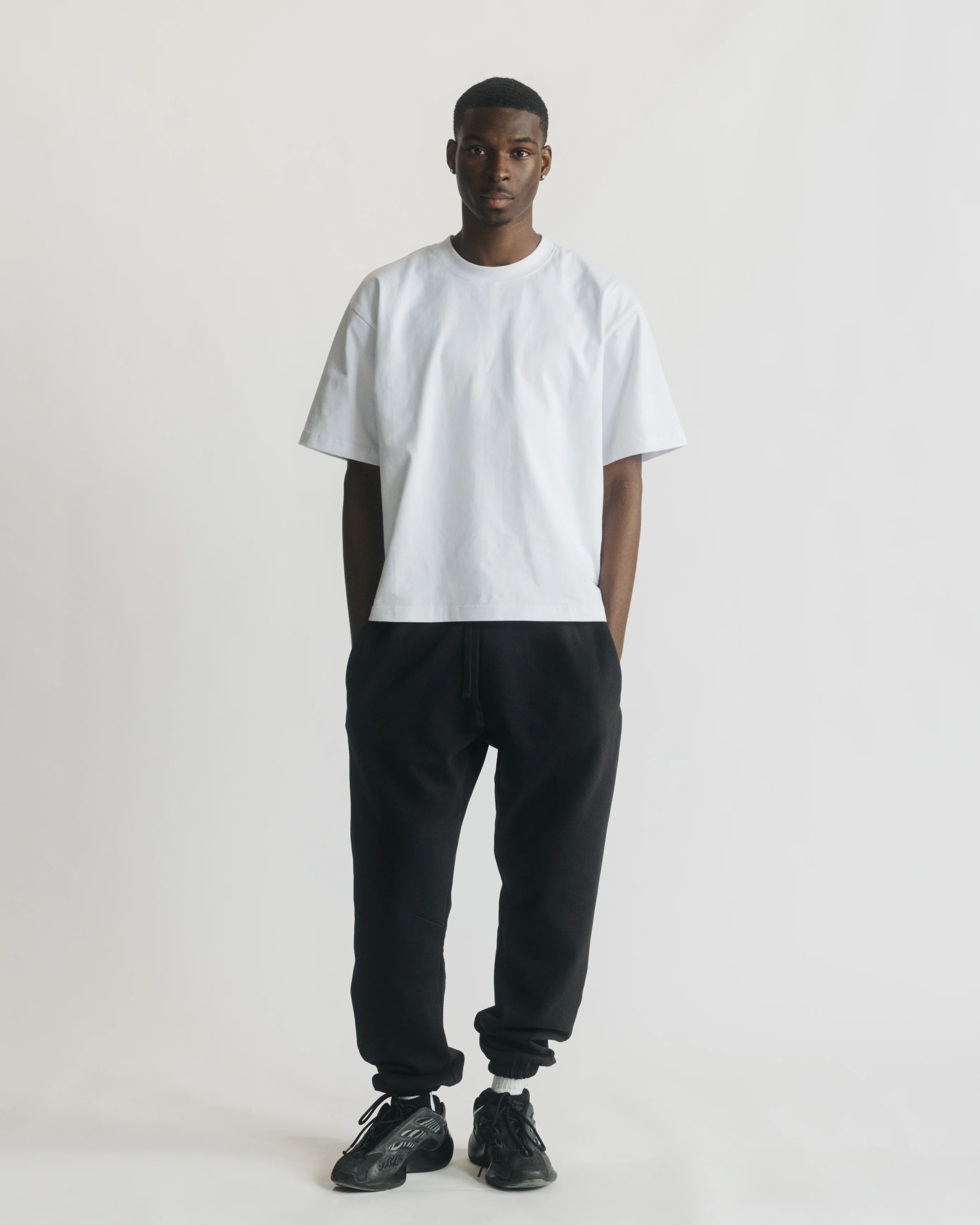 1407-classic-sweatpants-black-2.webp Classic Sweatpants - Black