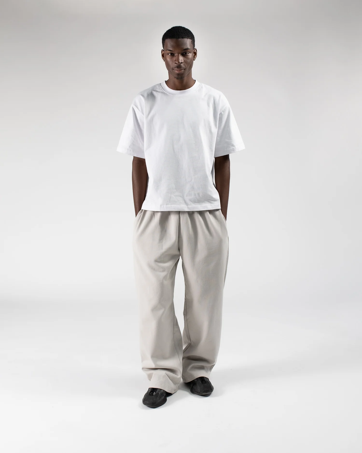 151-baggy-sweatpants-stone-3.webp Baggy Sweatpants - Stone