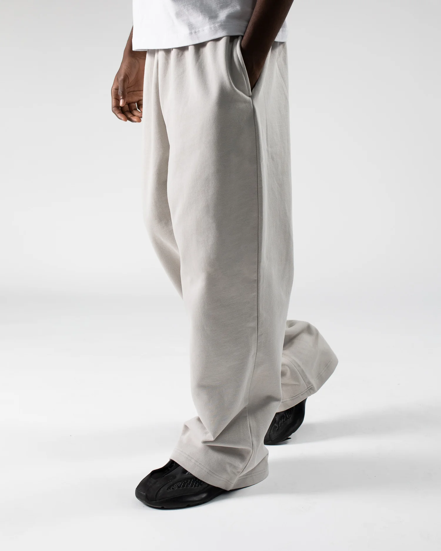 151-baggy-sweatpants-stone-4.webp Baggy Sweatpants - Stone