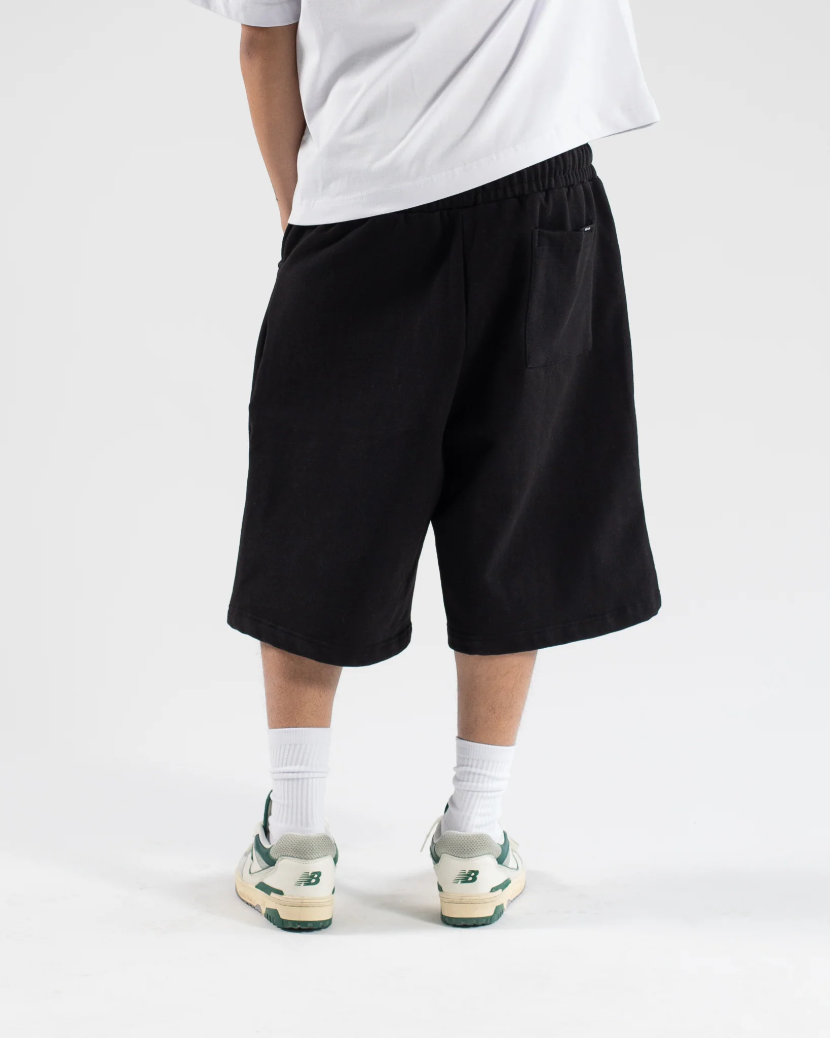 187-baggy-sweatshorts-black-7.webp Baggy Sweatshorts - Black
