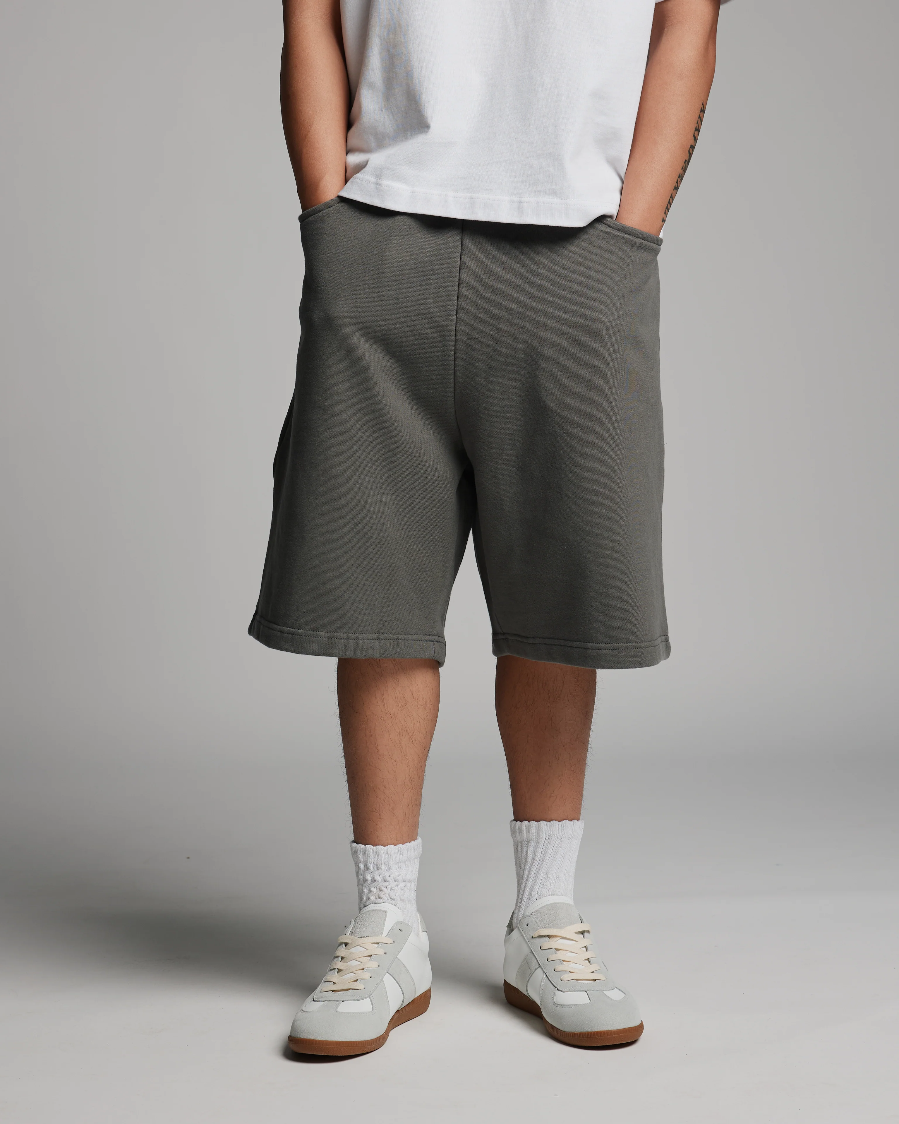 199-baggy-sweatshorts-charcoal-6.webp Baggy Sweatshorts - Charcoal