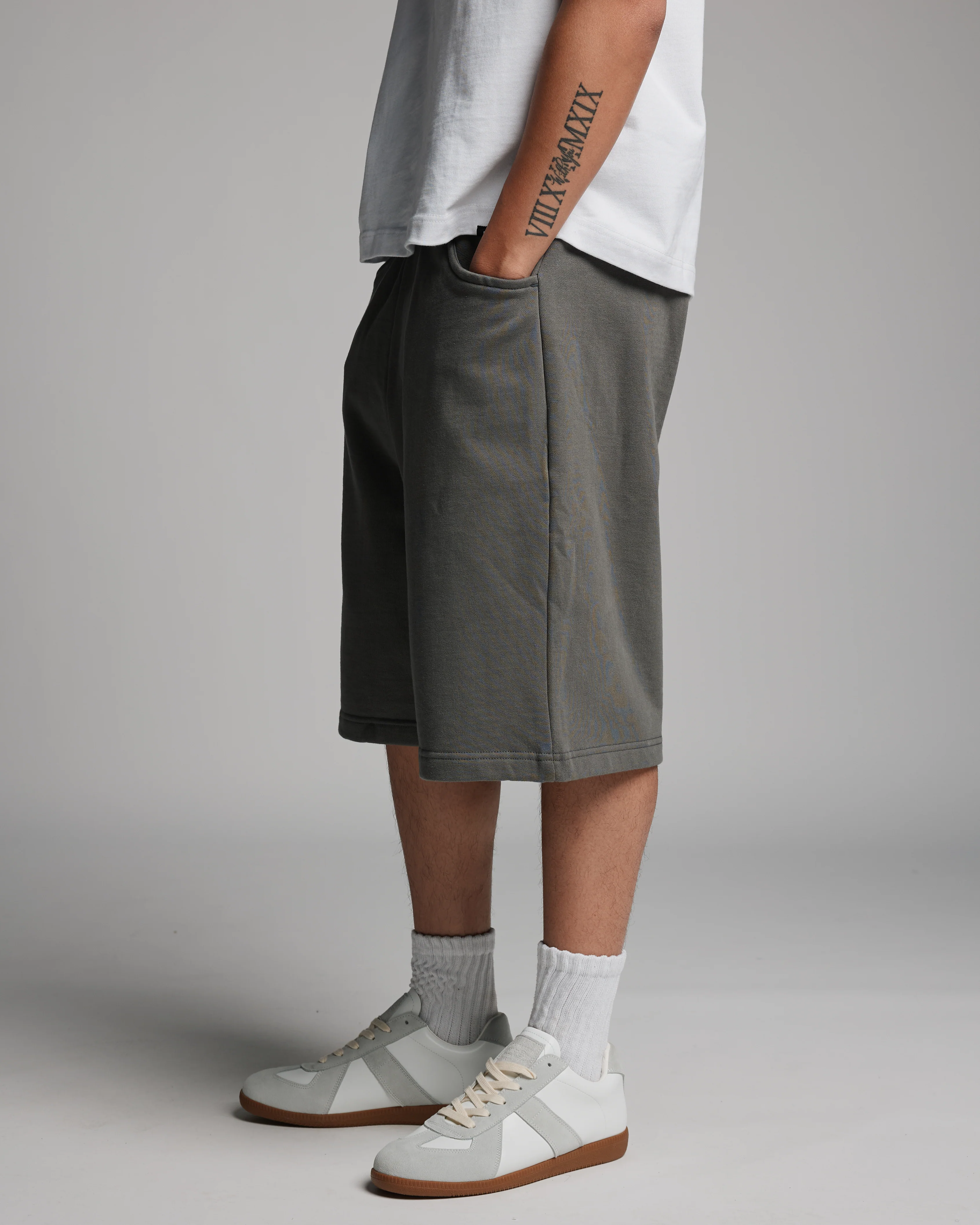 199-baggy-sweatshorts-charcoal-8.webp Baggy Sweatshorts - Charcoal