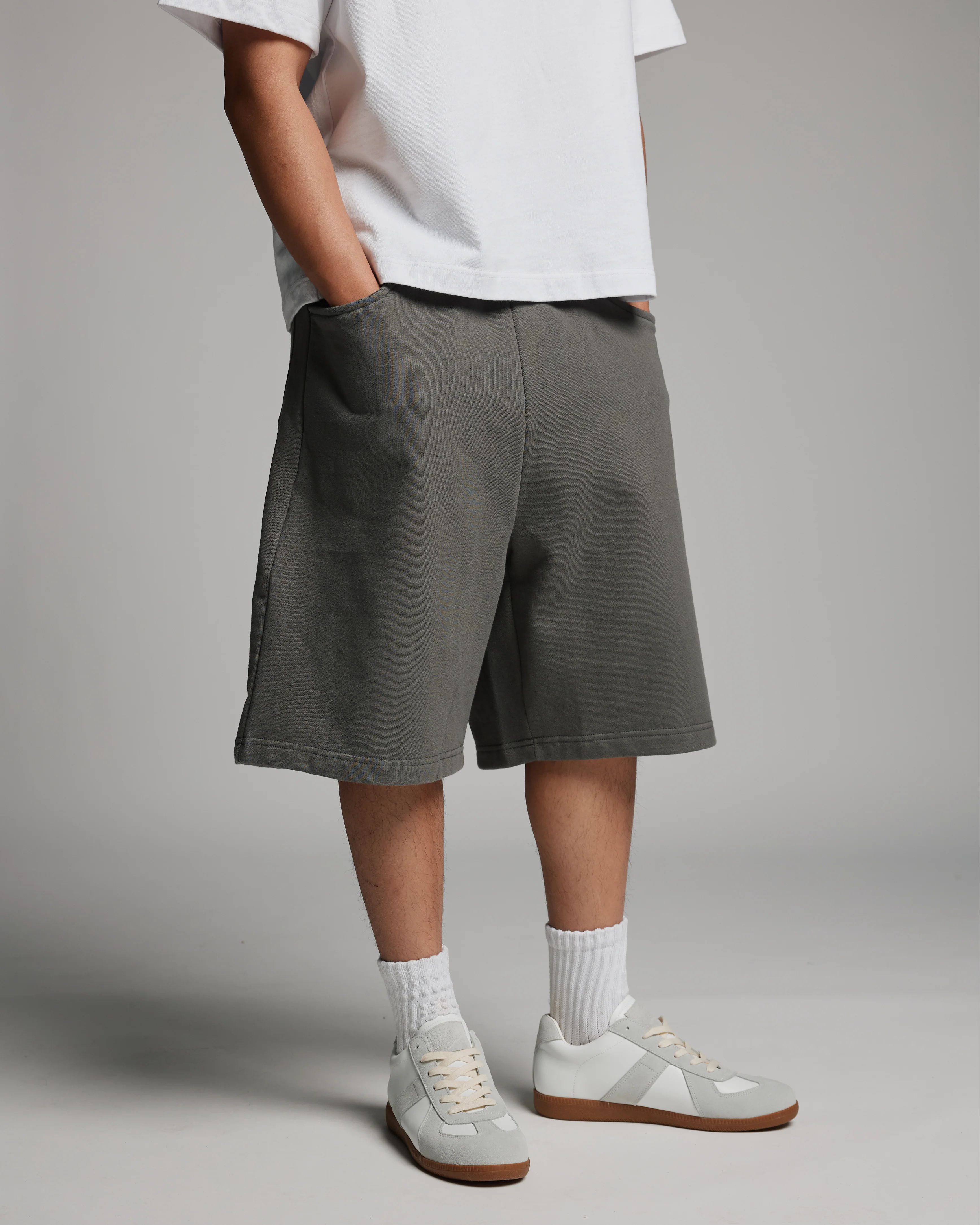 199-baggy-sweatshorts-charcoal-9.webp Baggy Sweatshorts - Charcoal