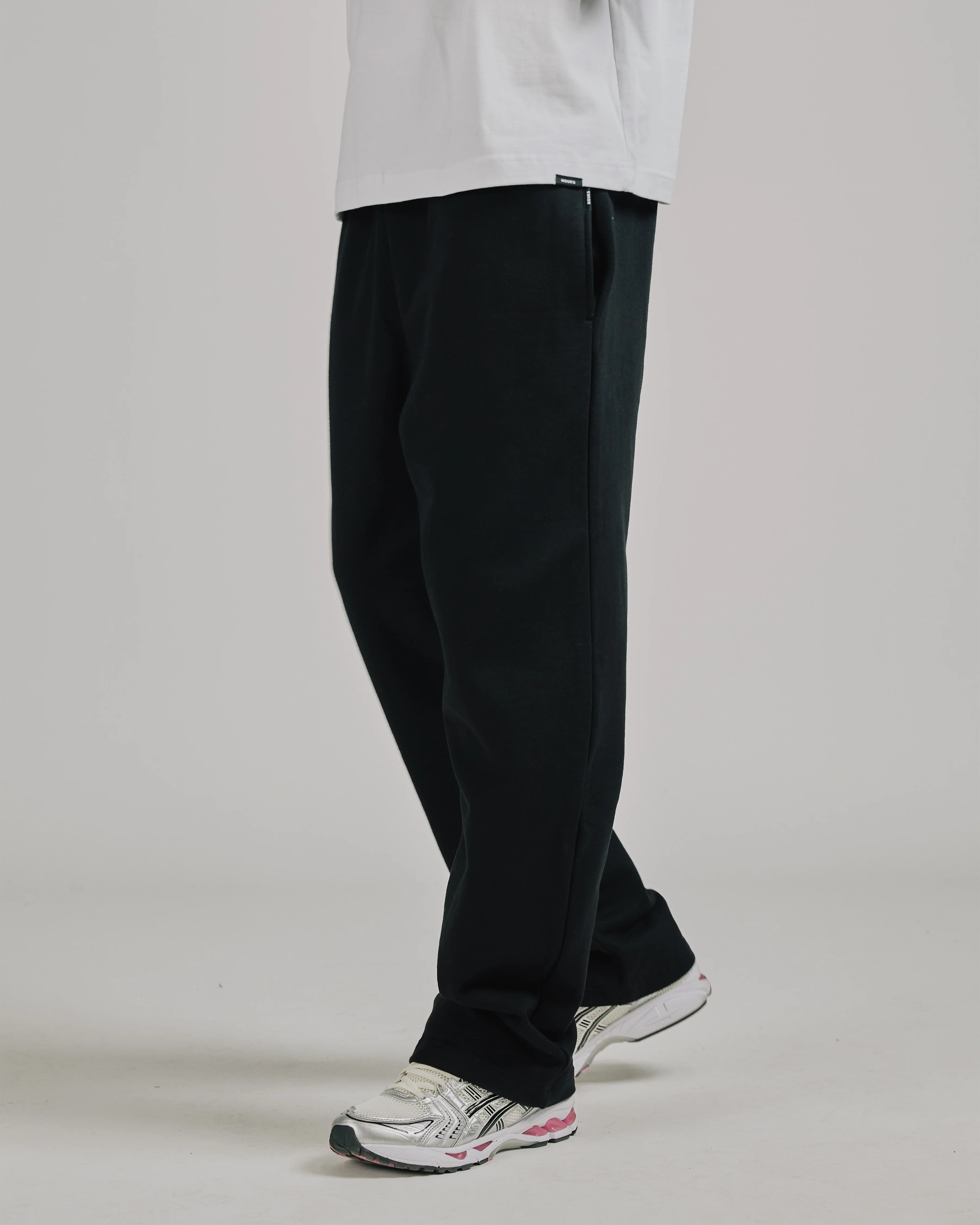 2094-open-bottom-sweatpant-black-5.webp Open Bottom Sweatpant - Black