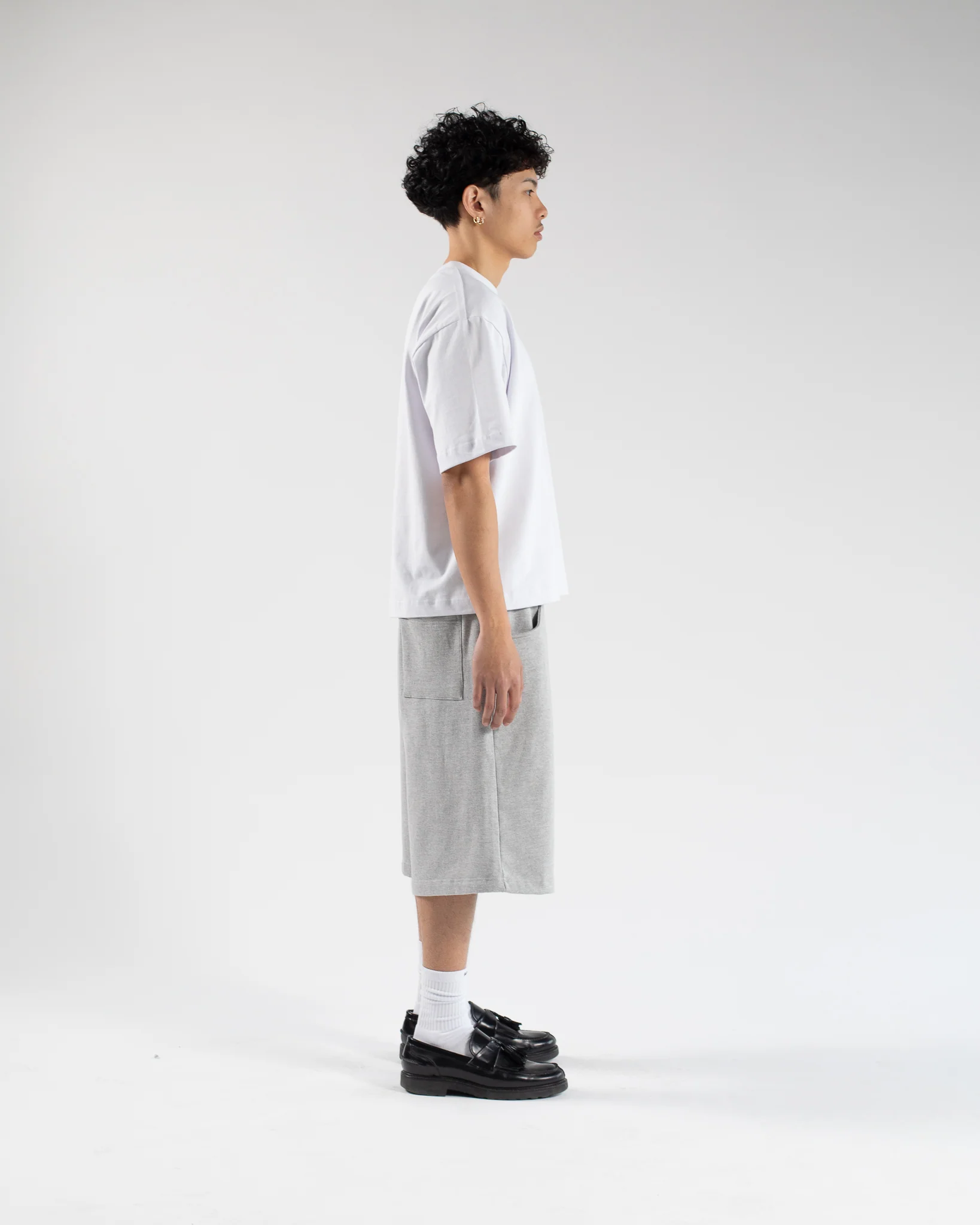 211-baggy-sweatshorts-grey-6.webp Baggy Sweatshorts - Grey