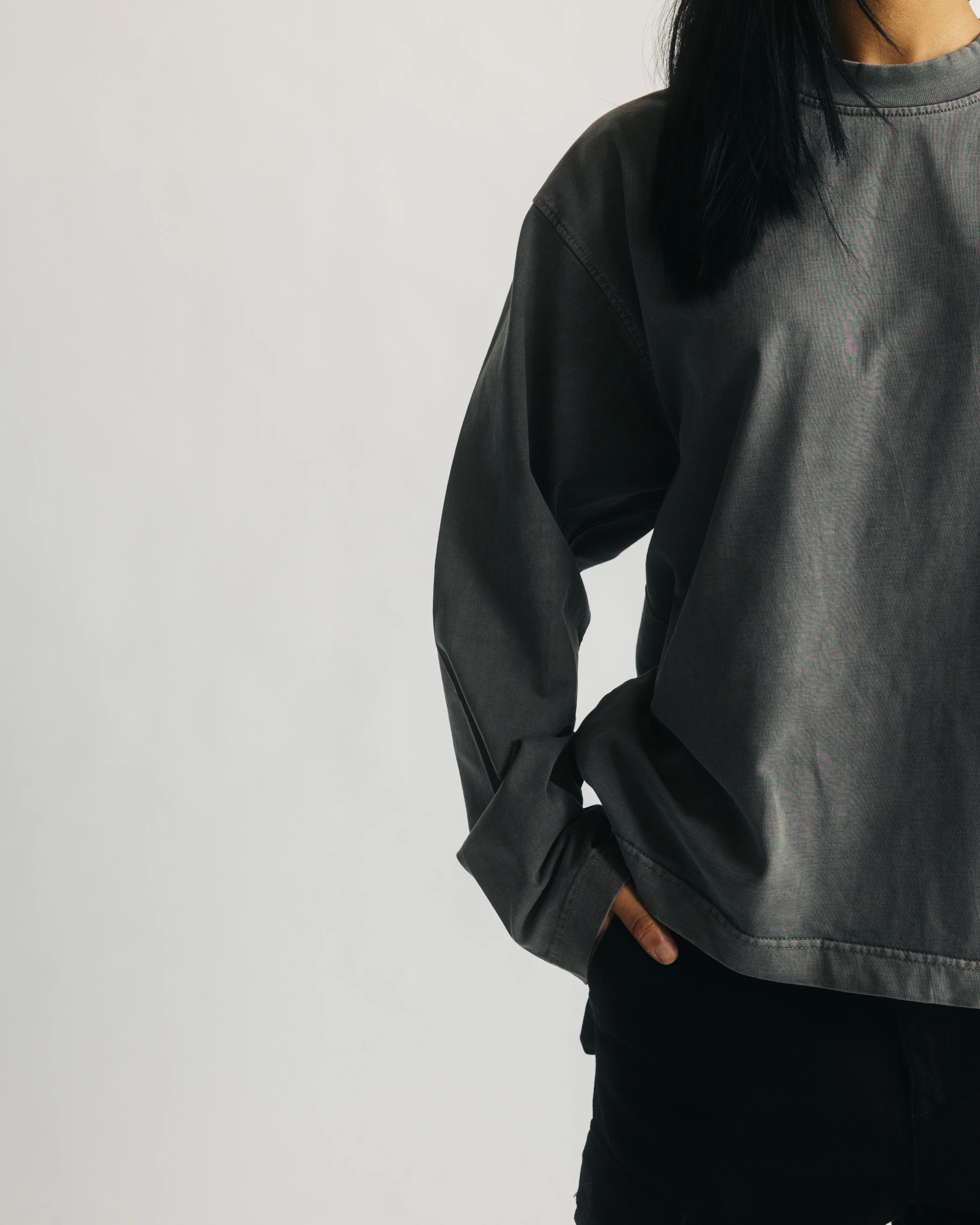 417-cropped-long-sleeve-vintage-grey-5.webp Cropped Long Sleeve - Vintage Grey