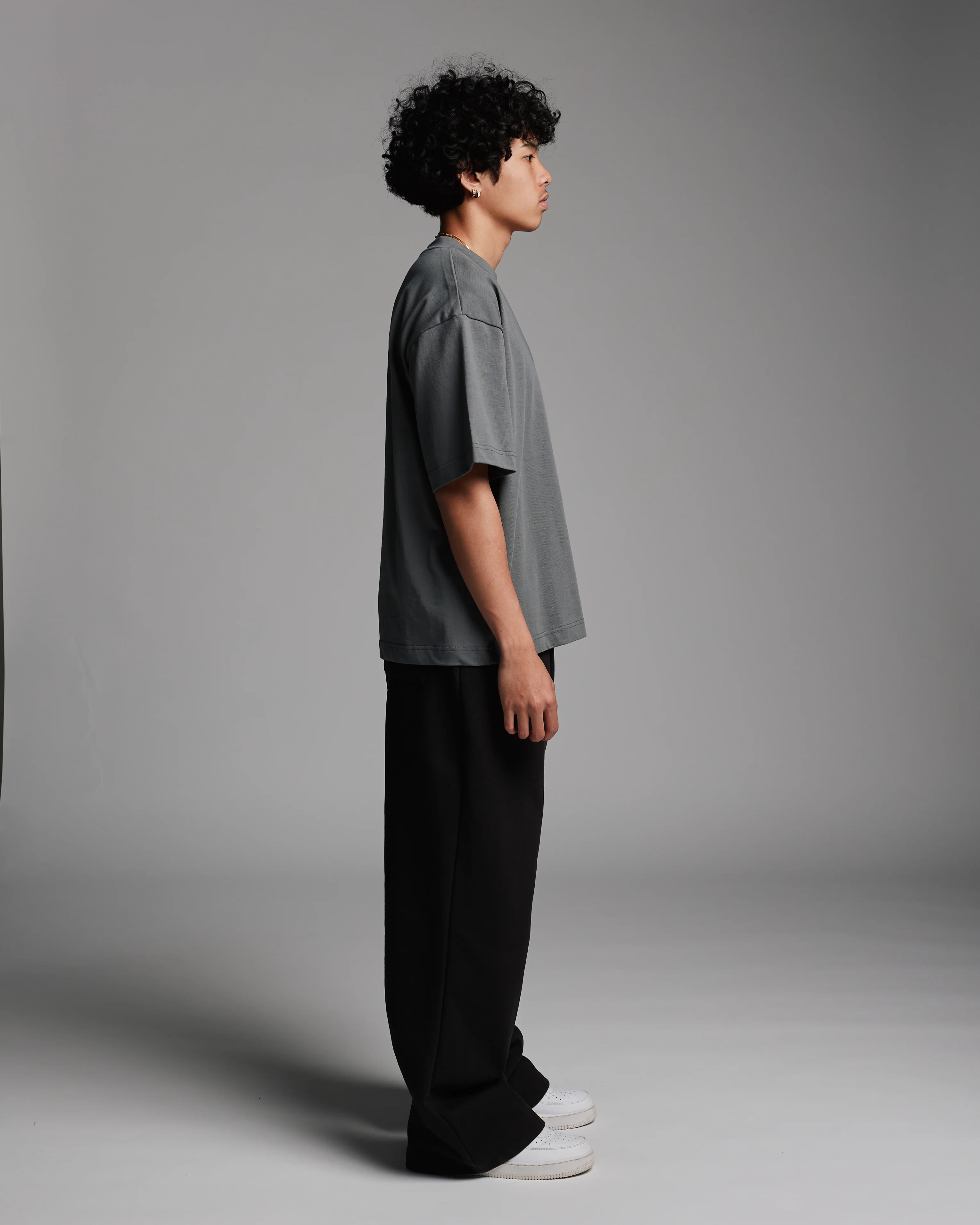 447-cropped-t-shirt-charcoal-4.webp Cropped T-Shirt - Charcoal