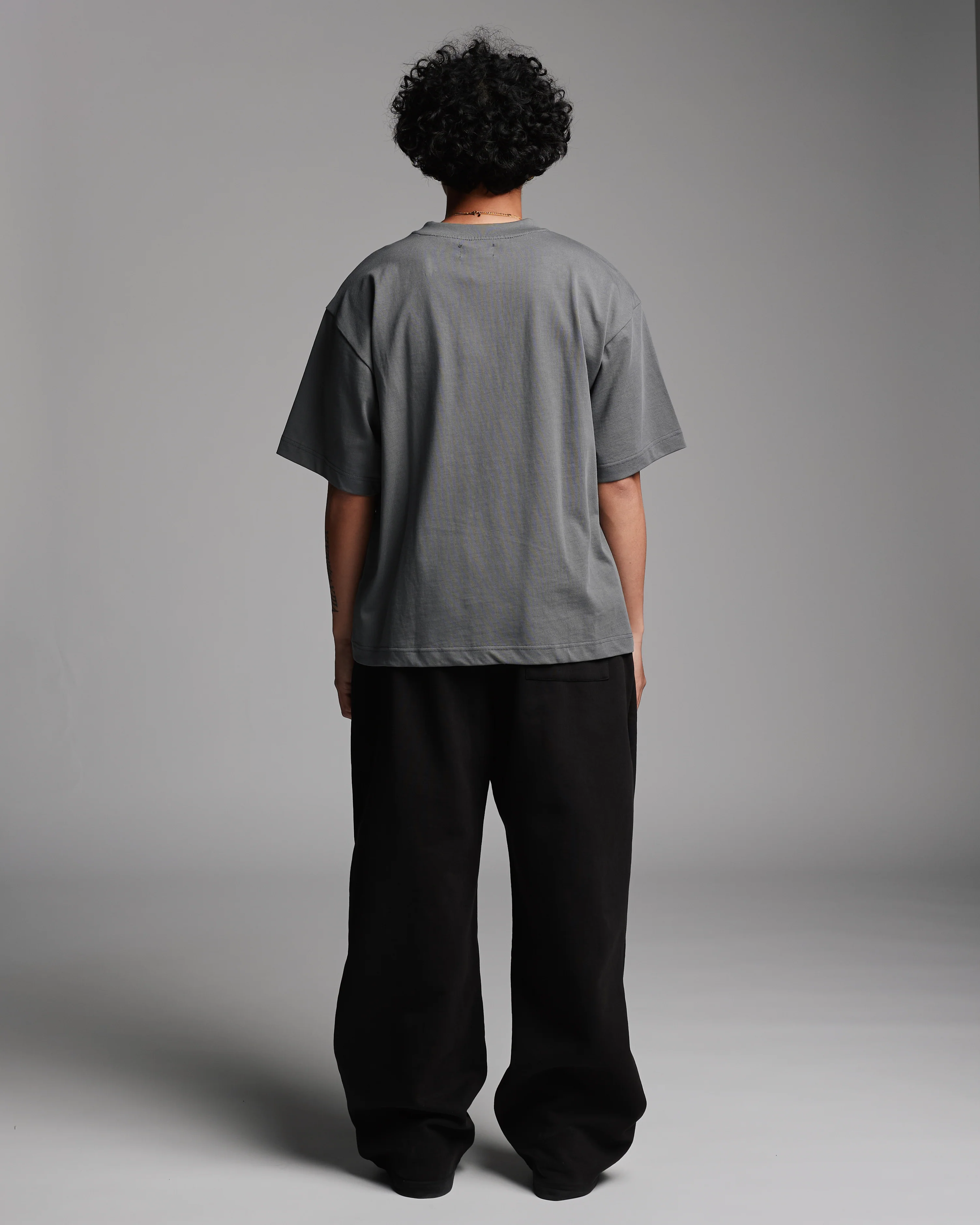 447-cropped-t-shirt-charcoal-5.webp Cropped T-Shirt - Charcoal