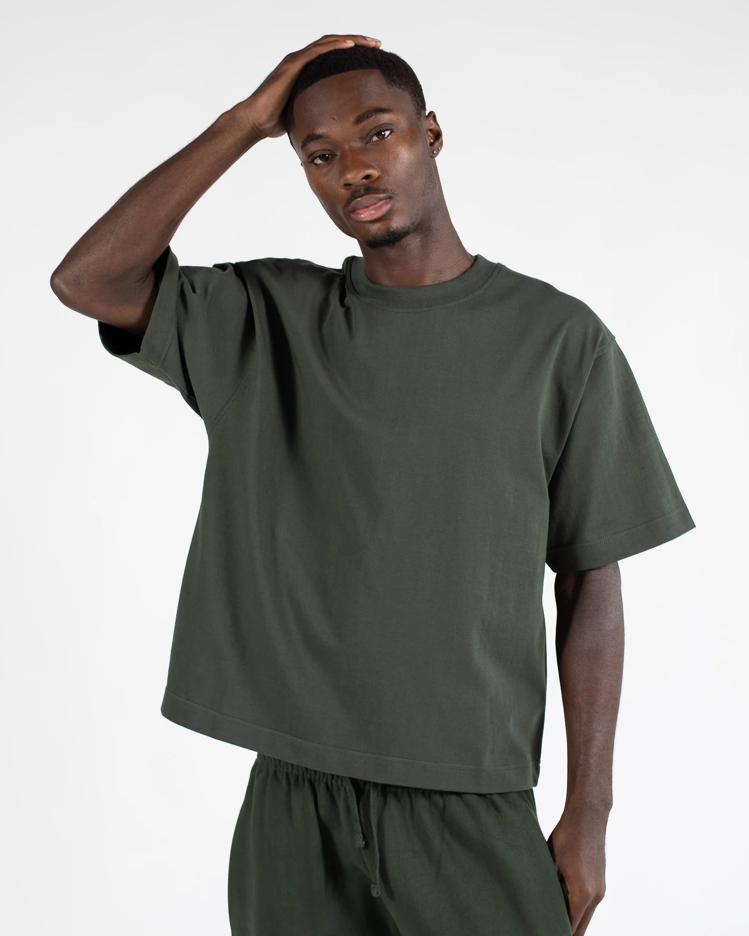 495-cropped-t-shirt-olive-3.webp Cropped T-Shirt - Olive
