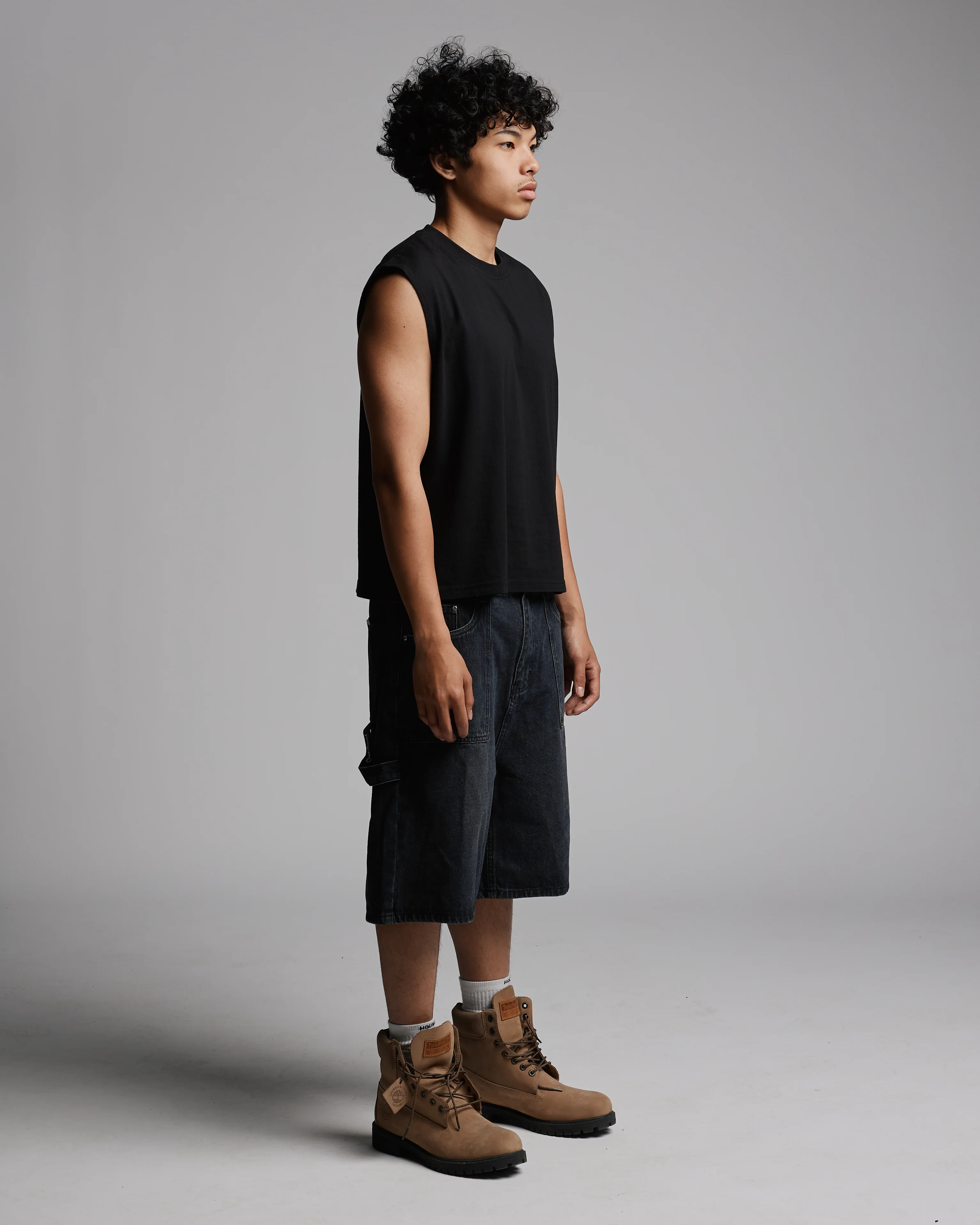 525-cropped-tank-top-black-3.webp Cropped Tank Top - Black