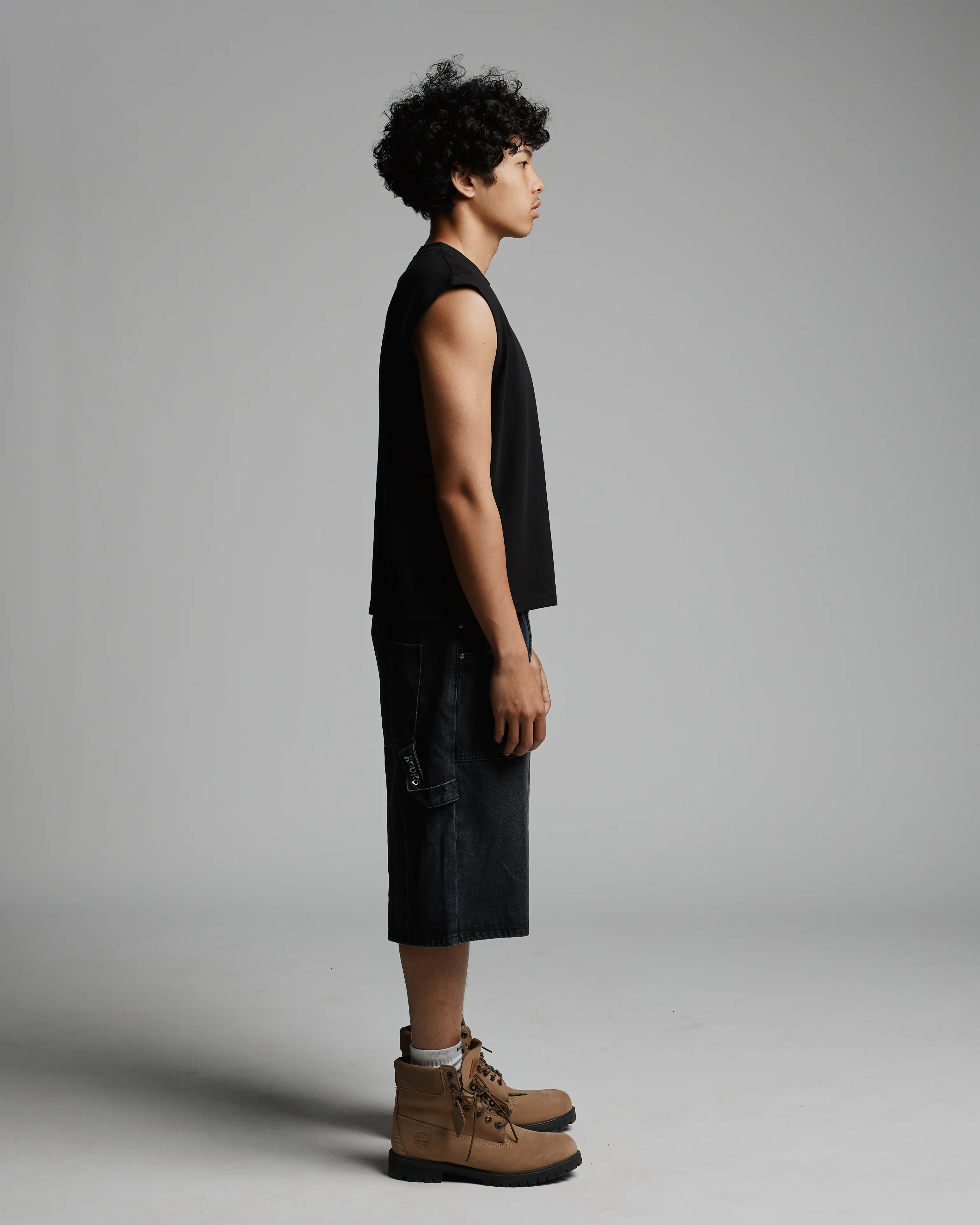 525-cropped-tank-top-black-4.webp Cropped Tank Top - Black