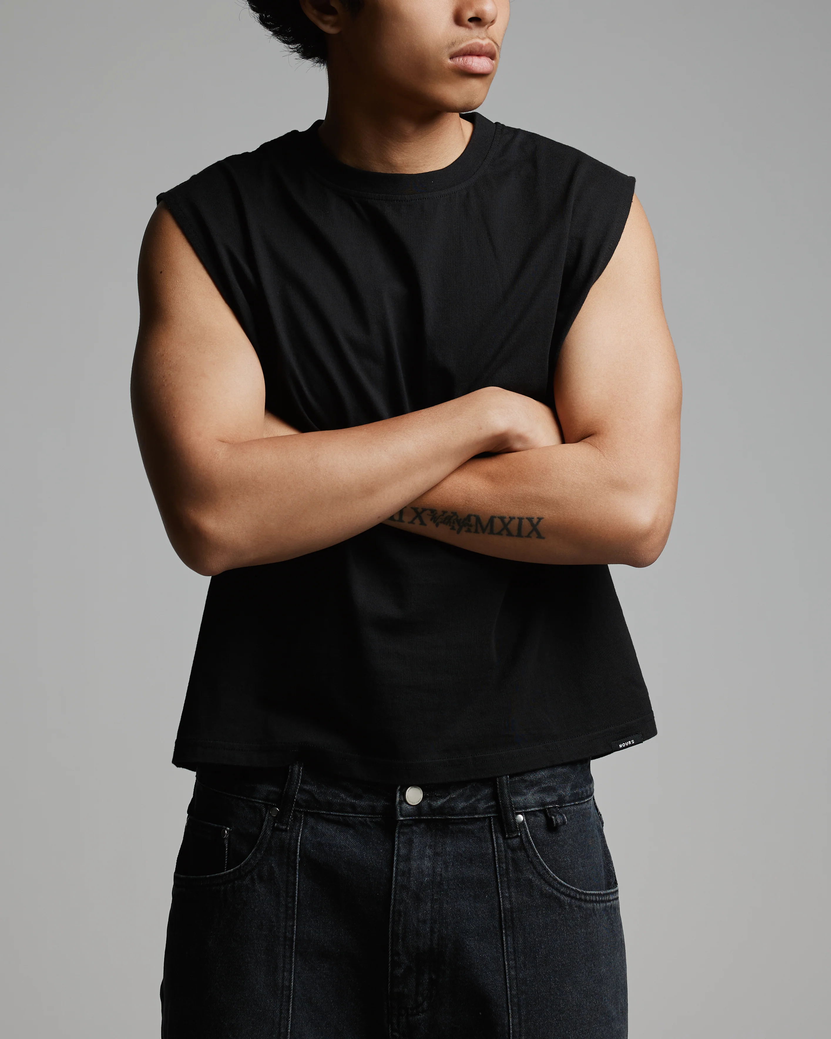 525-cropped-tank-top-black-8.webp Cropped Tank Top - Black