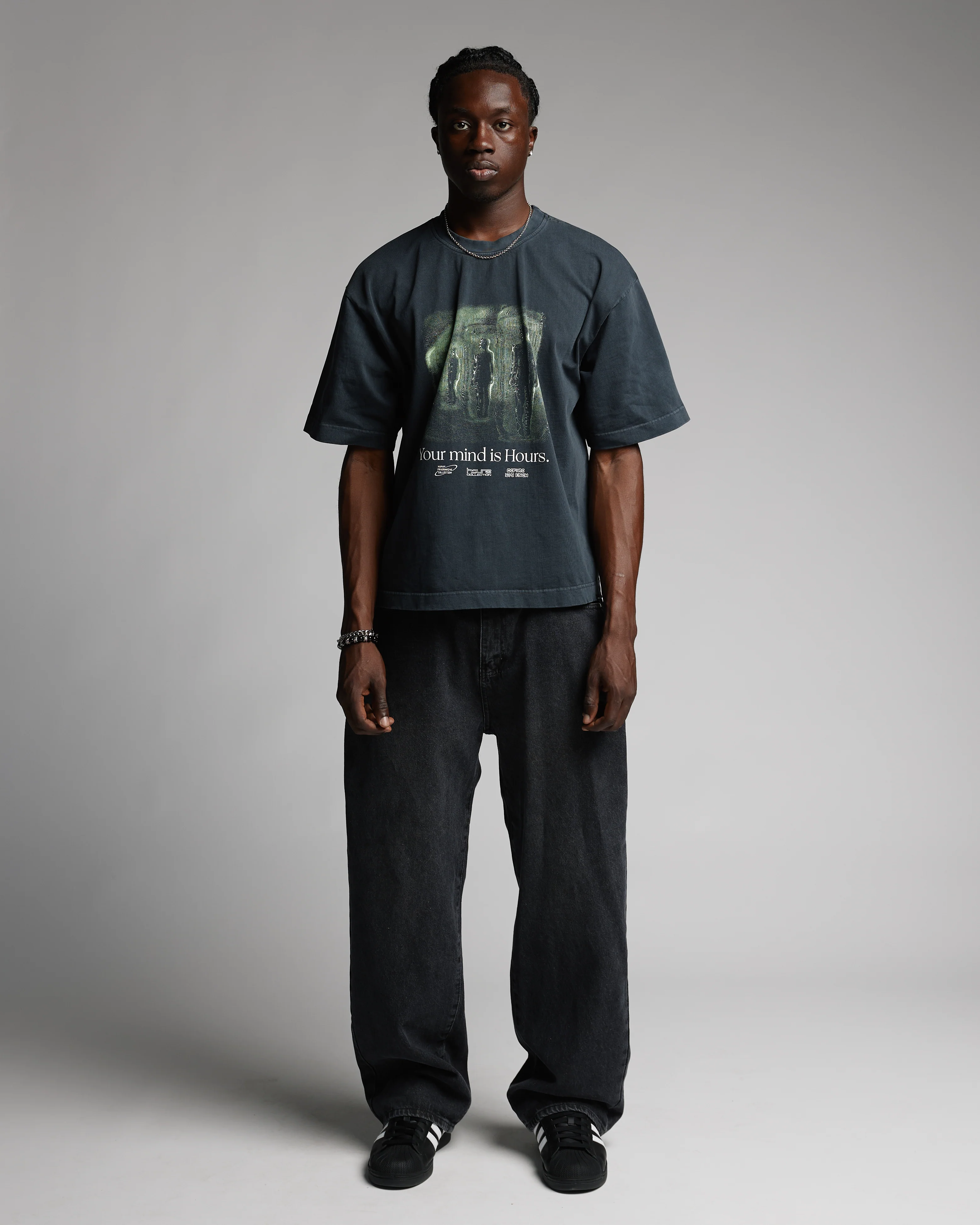 973-mind-is-hours-cropped-t-shirt-vintage-black-2.webp Mind is Hours Cropped T-Shirt - Vintage Black