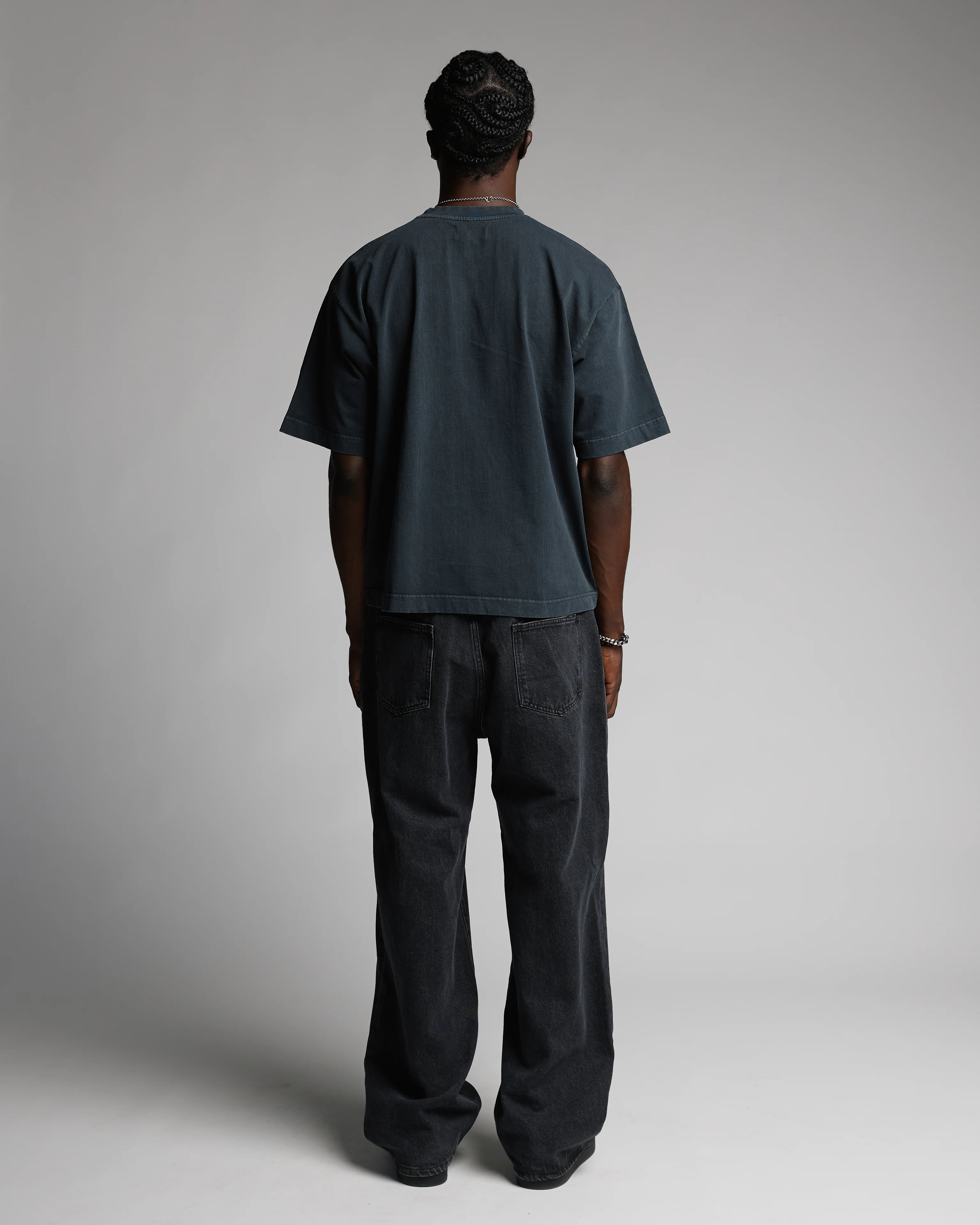 973-mind-is-hours-cropped-t-shirt-vintage-black-5.webp Mind is Hours Cropped T-Shirt - Vintage Black