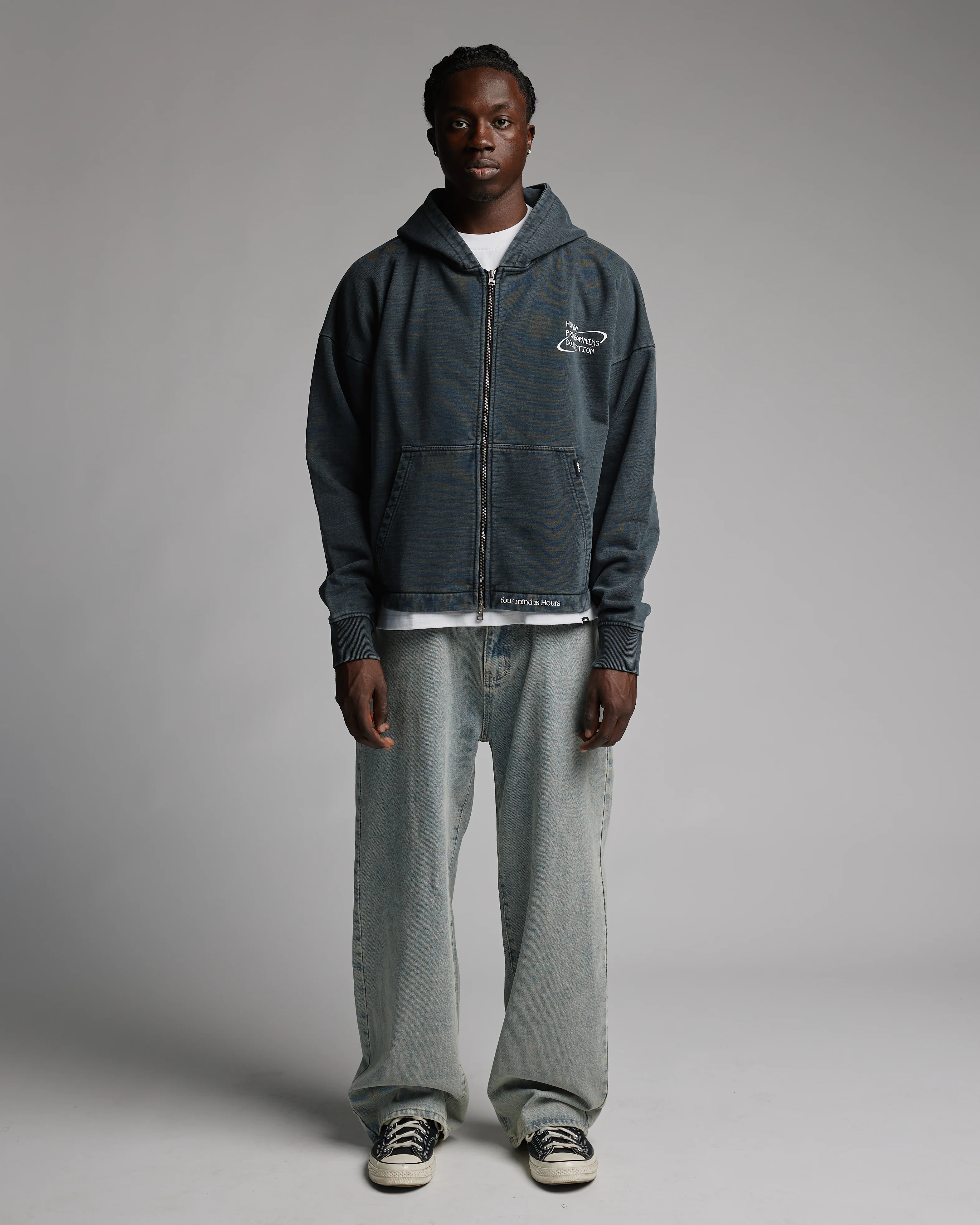 979-mind-is-hours-cropped-zip-hoodie-vintage-black-2.webp Mind is Hours Cropped Zip Hoodie - Vintage Black